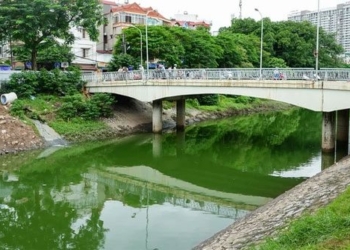 you need to see the rare green water river at to lich street 116510